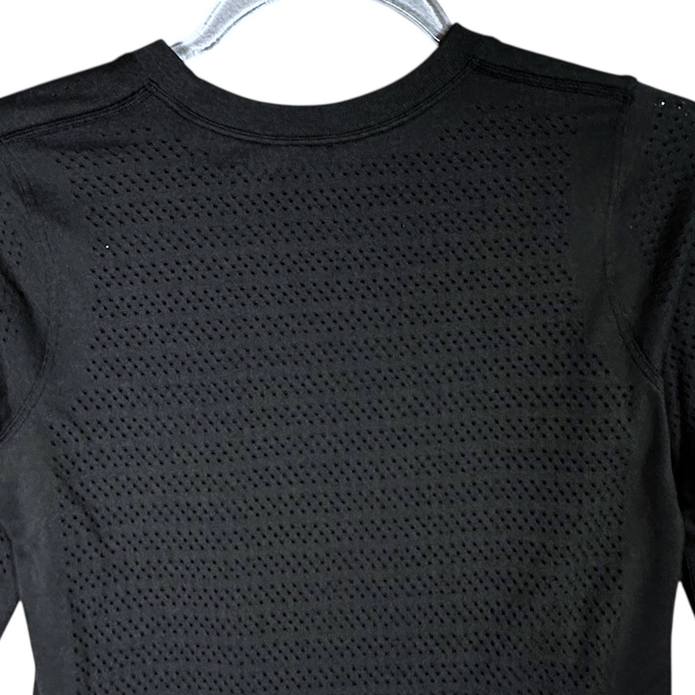 Lululemon Breeze By Top Sz 2 Black Long Sleeve Perforated Vented Running - Picture 9 of 11